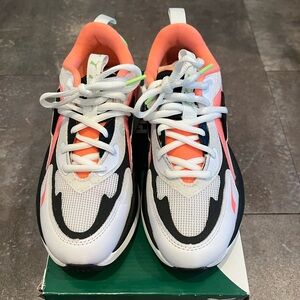 Puma RS Curve Sneakers